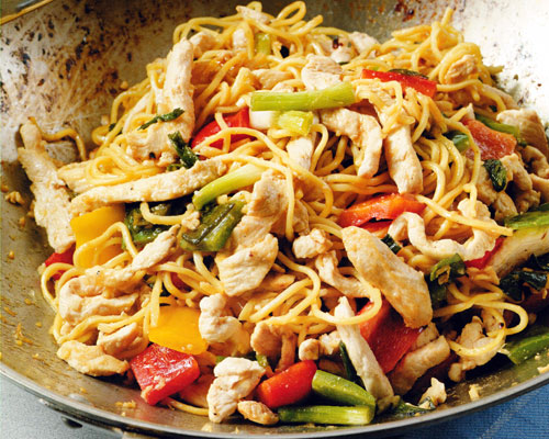 Chicken and Tri-Pepper Chow Mein Recipe