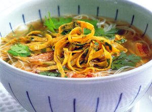 Chicken and crab noodle soup with coriander omelet recipe